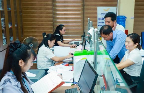 Cán bộ, công chức,  tiền lương