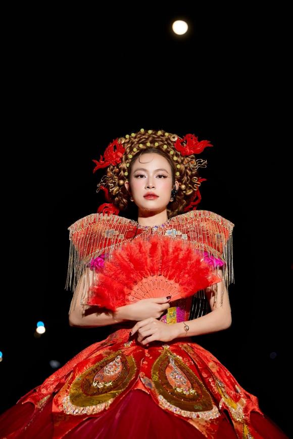 ca sĩ Hoàng Thùy Linh, rapper Đen Vâu, sao Việt