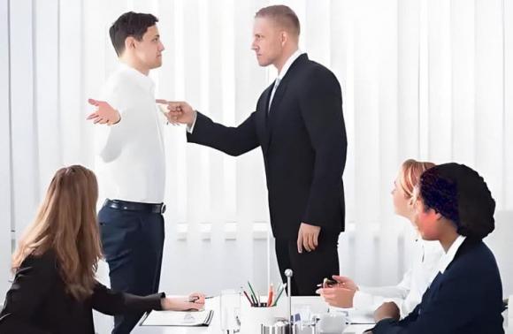 sa thải, nhân viên dễ bị sa thải