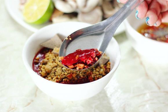 món ăn đáng sợ nhất Việt Nam, tiết canh, trứng vịt lộn