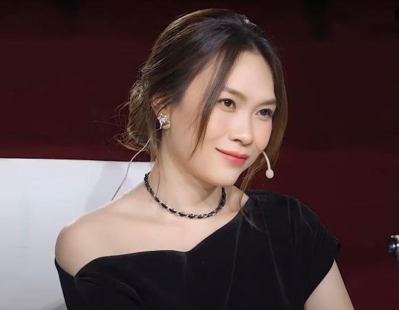 á hậu Phương Anh, diễn viên Midu, hoa hậu Ngân Anh, ca sĩ Tân Nhàn, hoa hậu Lương Thùy Linh, ca sĩ Mỹ Tâm