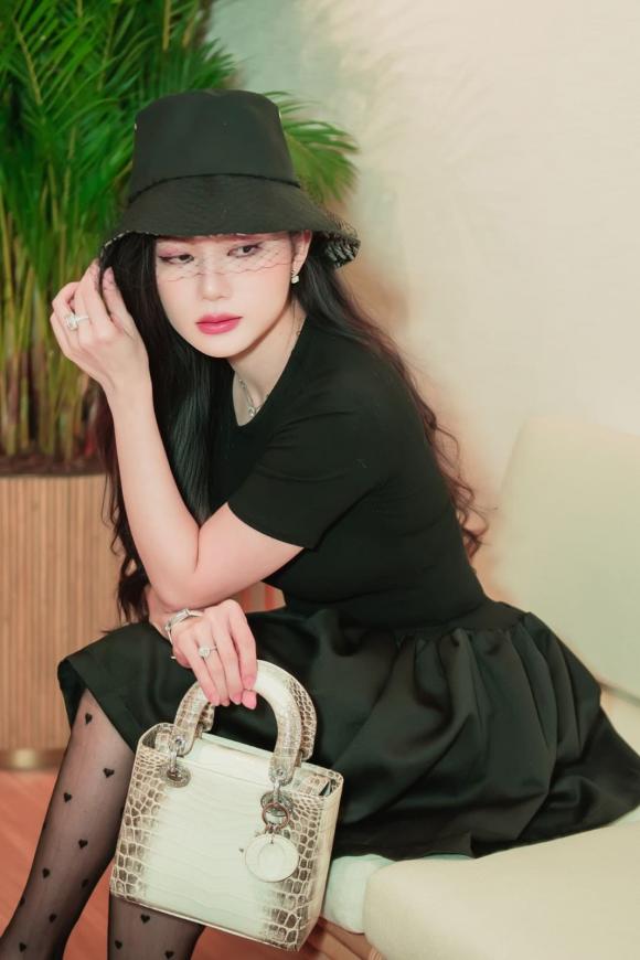 Angel Phạm, Thần Thái Thanh Lịch, Dior