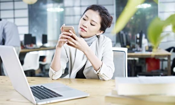 doanh nghiệp, môi trường công sở, công sở, sếp nhắn tin, 