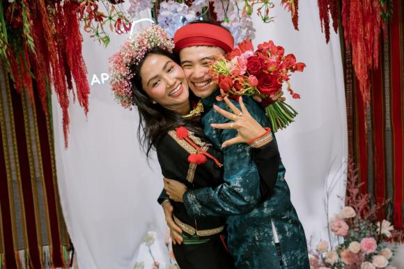 Hoa hậu H'Hen Niê, sao Việt
