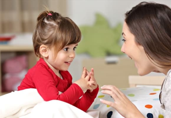 cách nuôi dạy con, trò chuyện với con, trò chuyện với con trước khi đi ngủ