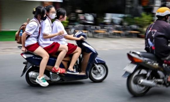 giao xe cho con chưa đủ tuổi bị phạt bao nhiêu
