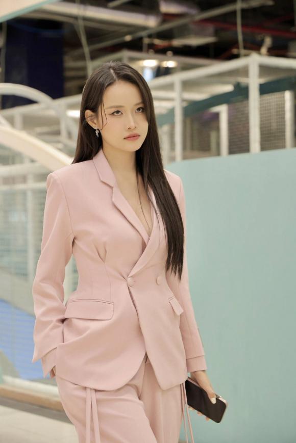 Sao Việt 23/8, tin sao việt mới nhất