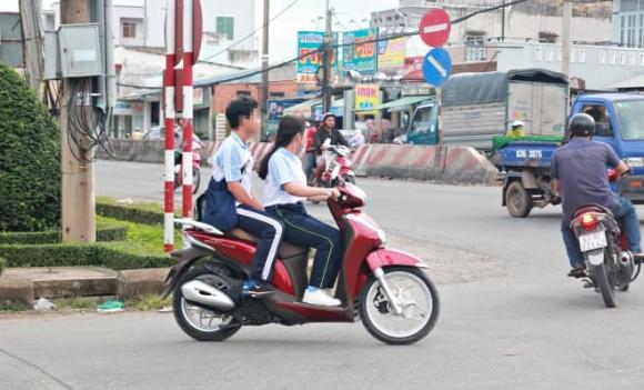 vi phạm giao thông, người chưa đủ tuổi lái xe, người lái xe chưa đủ 16 tuổi, xe máy