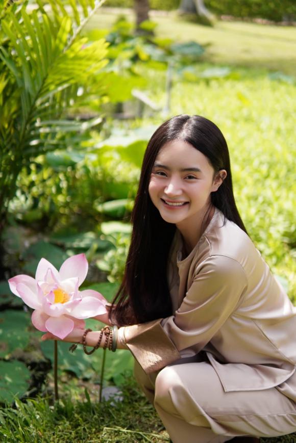 Angela Phương Trinh, Phương Trang, em gái Angela Phương Trinh, sao Việt