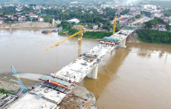  cầu Phong Châu mới,  hợp long cây cầu hơn 600 tỷ 