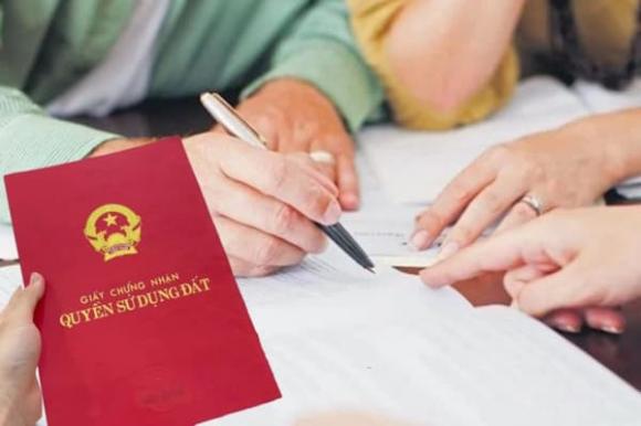 sang tên sổ đỏ cho con, thừa kế, chuyển nhượng quyền sử dụng đất