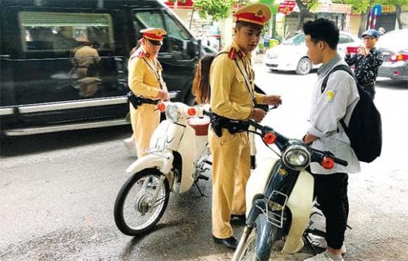Học sinh không được đi xe gì, điều kiện được lái xe máy dưới 50cc, kiến thức