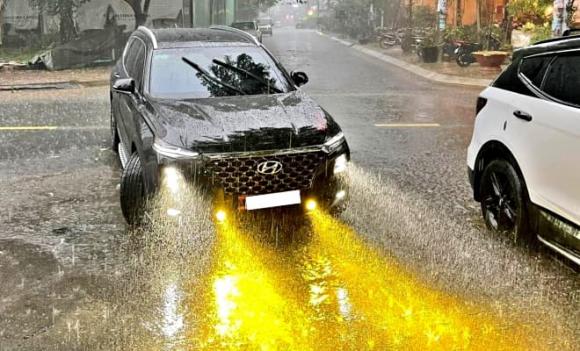 đèn pha, đèn khẩn cấp, mưa bão