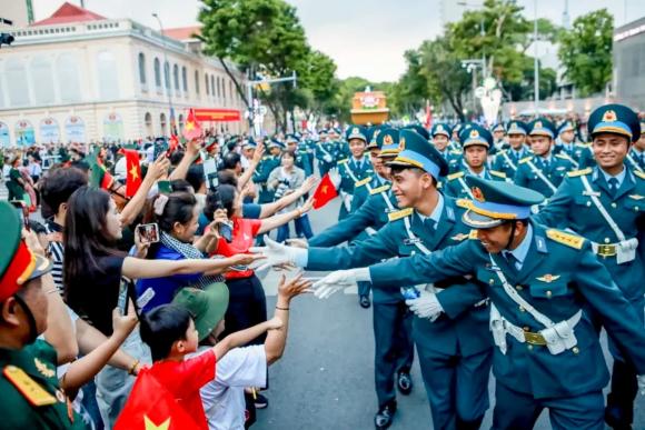 diễu binh, diễu hành, điều không làm khi xem diễu binh