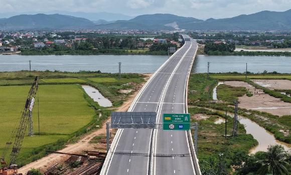 cao tốc Vũng Áng Bùng, Tuyến cao tốc gần 13.000 tỷ