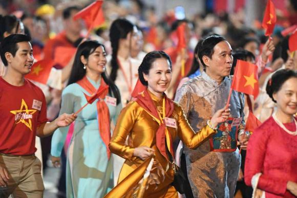 Sao Việt 28/8, tin sao việt mới nhất