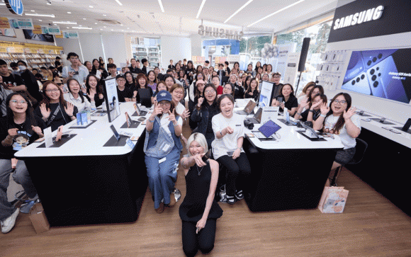 Galaxy S25 Edge. SamZone