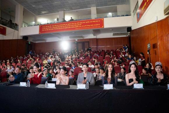 po20-ngoisaovn-w1430-h954 0 Siêu Mẫu Nhí Toàn Năng, Ngôi Sao Nhí