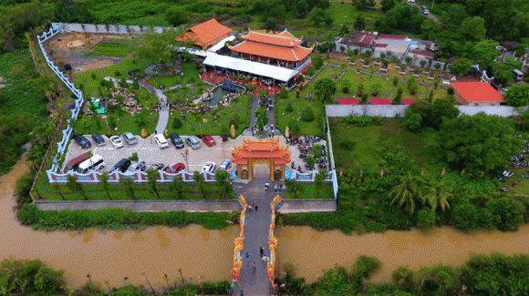 Danh hài Hoài Linh,NSƯT Hoài Linh,sao Việt