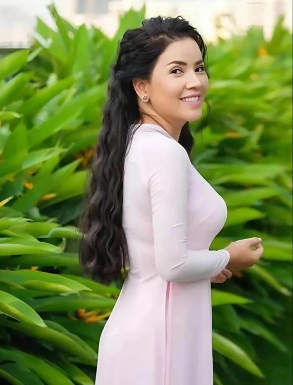 diễn viên Ngọc Trinh, nghệ sĩ Ngọc Trinh, sao Việt