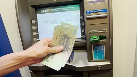hạn mức rút tiền qua thẻ ATM, rút tiền tối đa, thẻ ATM
