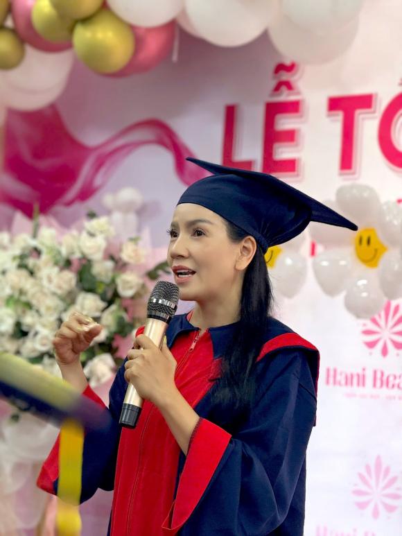 NSƯT Ngọc Trinh, nghệ sĩ Ngọc Trinh, sao Việt