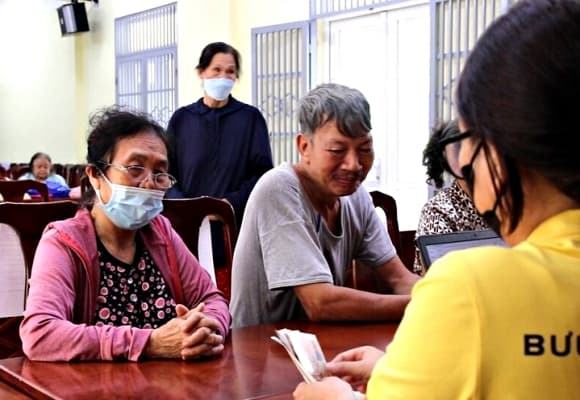 lương hưu, trợ cấp hưu trí, giảm tuổi hưởng trợ cấp hưu trí