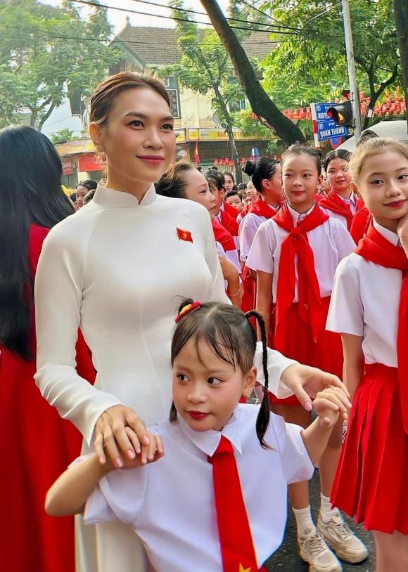 ca sĩ Mỹ Tâm, sao Việt, lễ 2/9