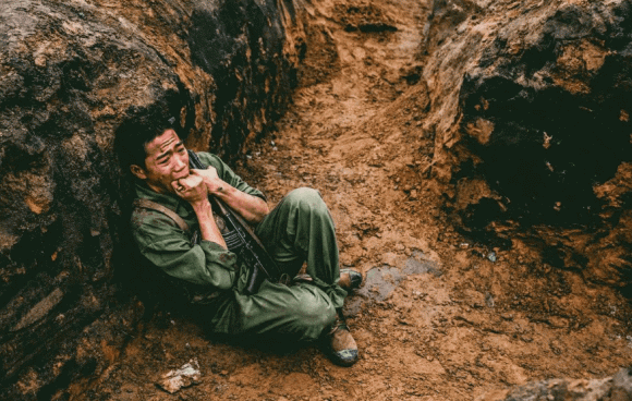 Mưa đỏ, sao Việt