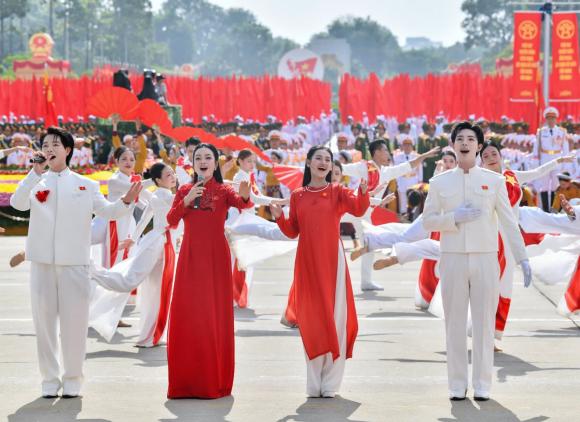 Sao Việt 3/9, tin sao việt mới nhất