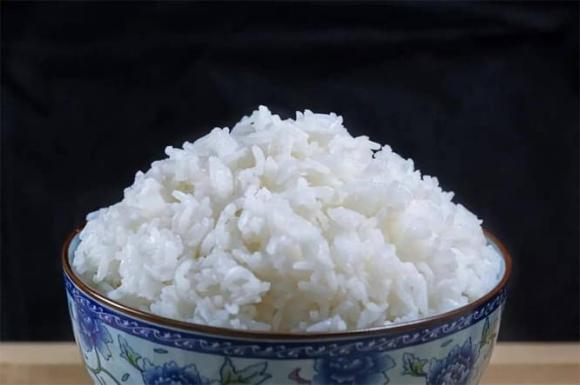 cơm nguội, thức ăn để qua đêm