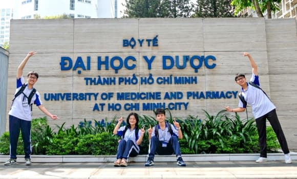 trường đại học top đầu, điểm chuẩn, ngành hot