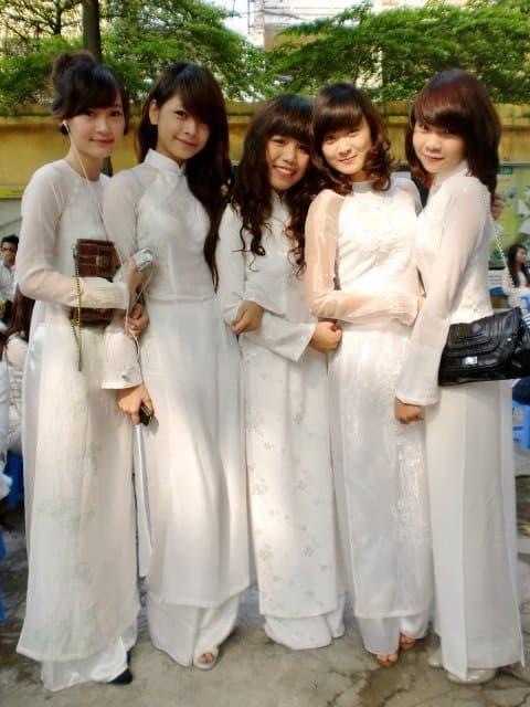 khai giảng, sao việt ngày khai giảng, Sơn Tùng