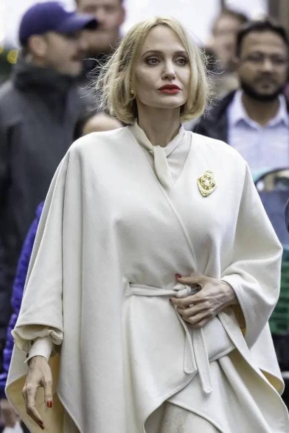 angelina jolie, pax thiên, con trai nuôi gốc việt, sao hollywood 