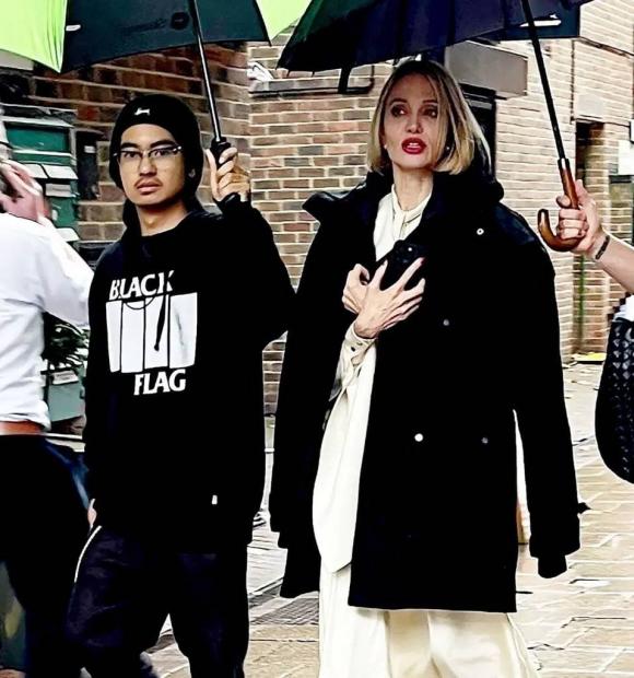 angelina jolie, pax thiên, con trai nuôi gốc việt, sao hollywood 