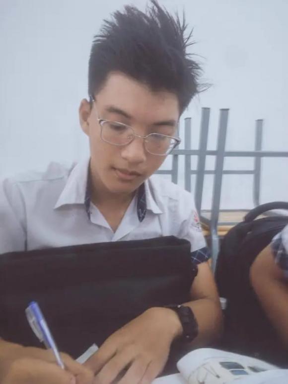 khai giảng, sao việt ngày khai giảng, Sơn Tùng