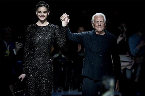 Giorgio Armani, Vua Giorgio, Giorgio Armani qua đời