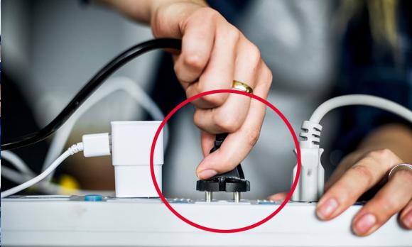 nồi cơm điện, tiết kiệm điện, rút phích cắm nồi cơm điện, rút điện nồi cơm