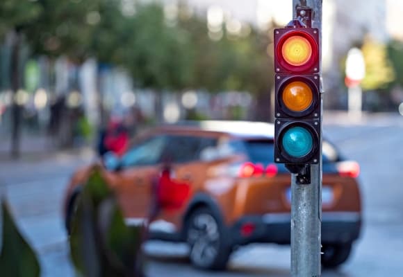 đèn xanh, đèn vàng, vi phạm giao thông