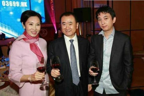 Vương Kiện Lâm, Vương Tư Thông, tỷ phú Vương Kiện Lâm