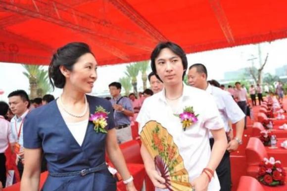 Vương Kiện Lâm, Vương Tư Thông, tỷ phú Vương Kiện Lâm