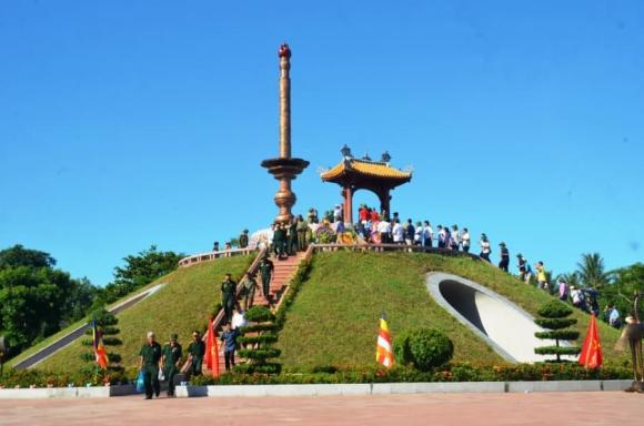Phim mưa đỏ, thành cổ quảng trị