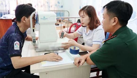 nghĩa vụ quân sự, người cận thị đi nghĩa vụ quân sự, TP.HCM
