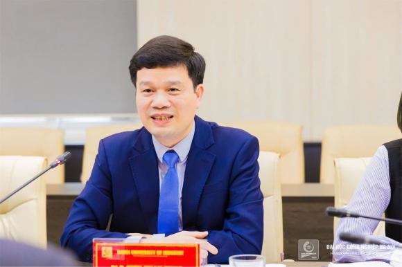 Hiệu trưởng trường ĐH, giáo sư, phó giáo sư