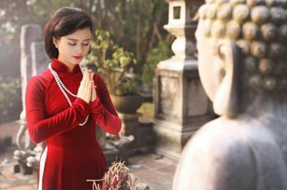 Khấn tổ tiên, thờ cúng, khấn thành tiếng hay khấn thầm