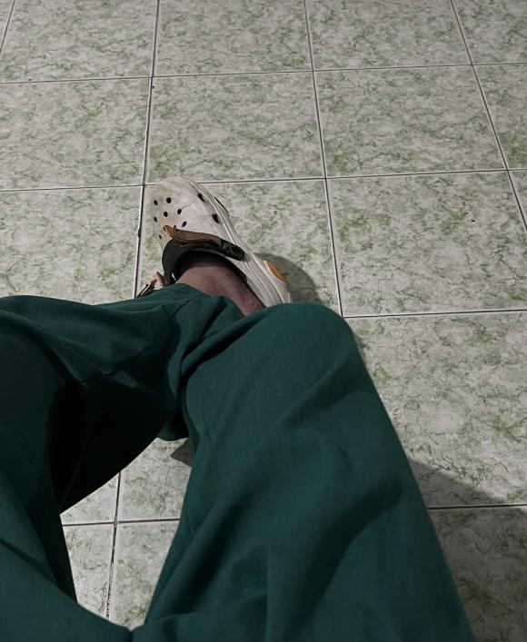 Tại sao các bác sĩ hay đi crocs, bác sĩ bệnh viện Bạch Mai