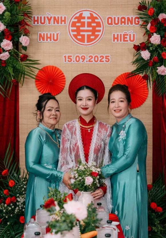 ca sĩ Hồ Quang Hiếu, người mẫu Tuệ Như, sao Việt