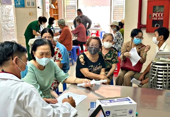 khám sức khỏe định kỳ miễn phí