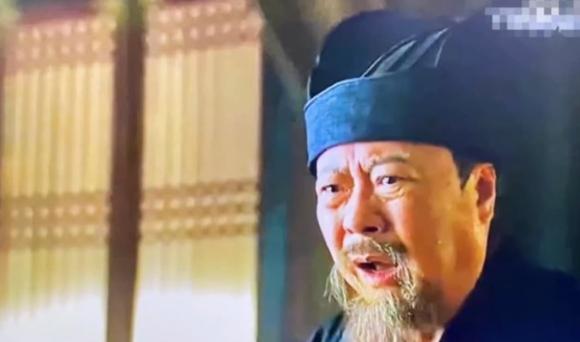 Giám đốc ngân hàng, Giám đốc ngân hàng về hưu, Giám đốc ngân hàng đóng phim