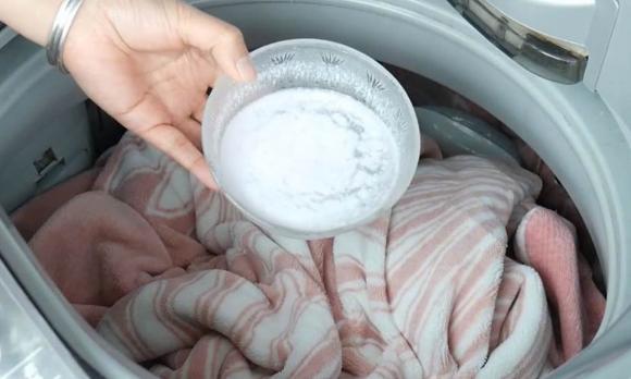 bột giặt, nước giặt, so sánh khi sử dụng nước giặt và bột giặt